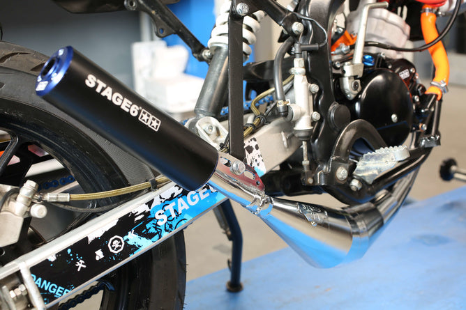 Avgassystem Stage6 Streetrace krom CNC blå / svart Derbi / Minarelli AM6