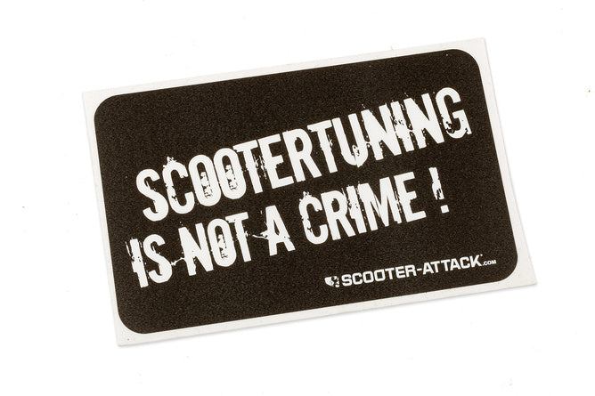 Klistermärke Scootertuning är inte ett brott svart/vit